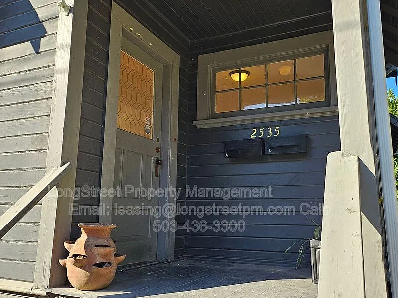 2 bed, 1.0 bath, 1000 sqft, $1,895 — Photo 3