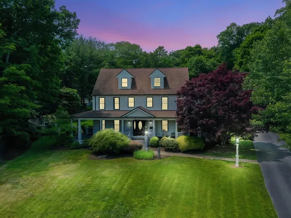 38 Morse Farm Ln, Holliston, MA 01746