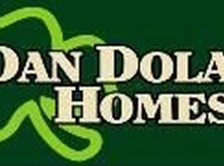 602 Danielle Ct, Blue Grass, IA 52726