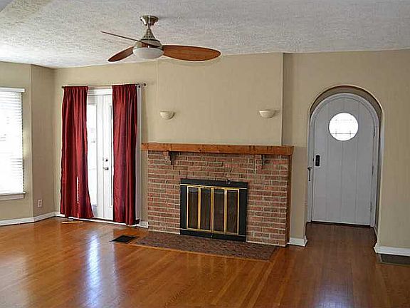3rd image of 6203 N Washington Blvd