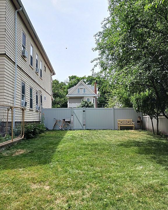 2nd image of 453 Huron Ave