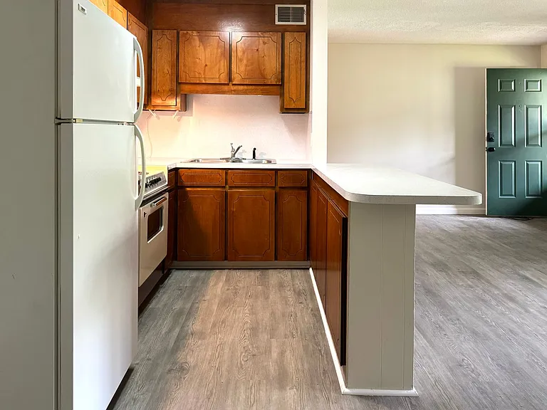 415 Cranbrook Ave SE #17 — Photo 2