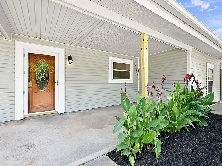 314 Linwood Dr — Photo 2