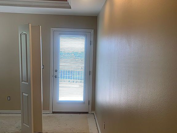 4th image of 8706 Maclaren Ave