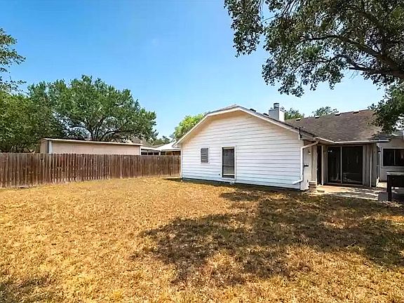 3rd image of 7122 Brookedge Ln