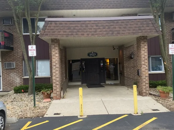 3425 83rd St APT D12, Woodridge, IL 60517