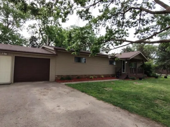 1586 Gateway Dr, South Sioux City, NE 68776