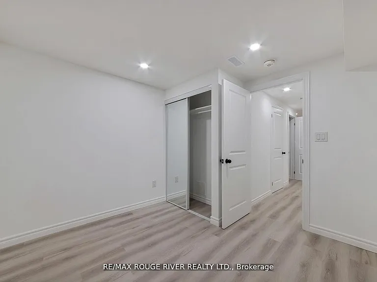 222B Hibbert Ave — Photo 6