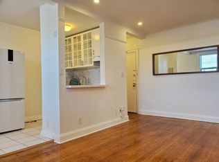 404 Spadina Rd #408, Toronto, ON M5P2W2