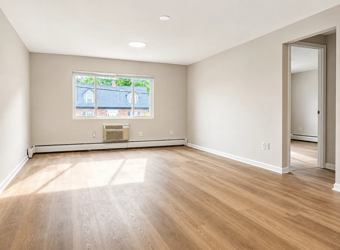 2 bed, 1050 sqft, $1,850 — Photo 3