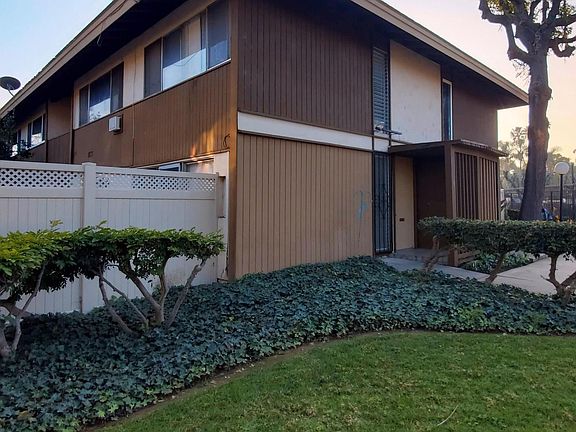 Spacious Front, perfect for decorating during holidays