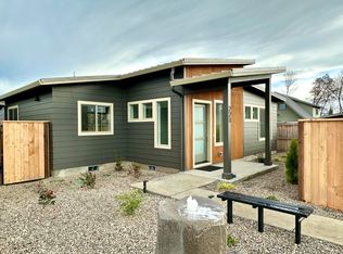 221 Gangnes Dr, Talent, OR