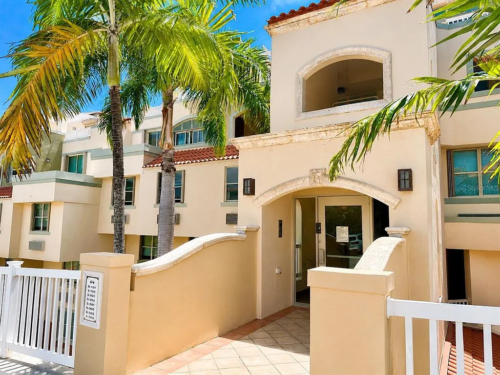 3 bed, 3.0 bath, 1250 sqft, $2,500 — Photo 3