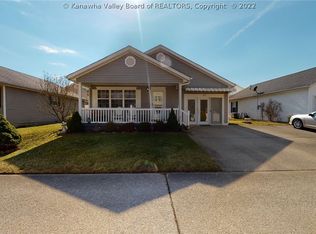 92 Palm Dr, Huntington, WV 25705