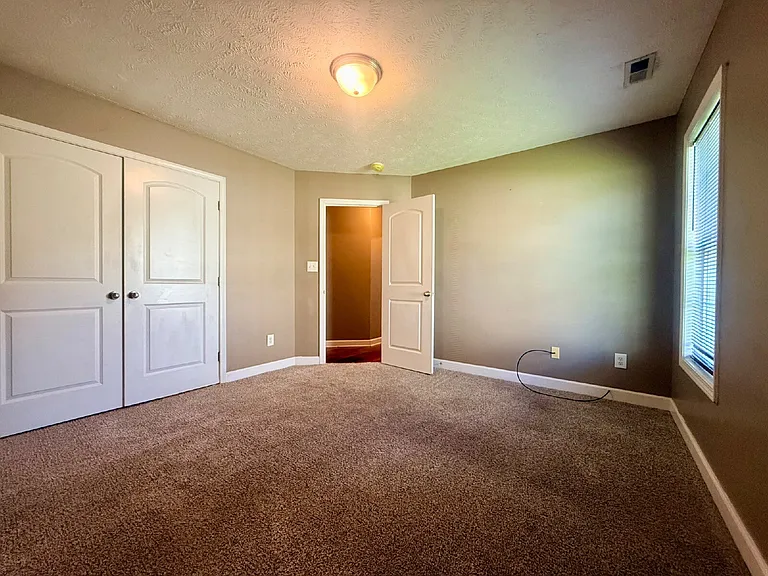 4926 Yorkchester Dr — Photo 17