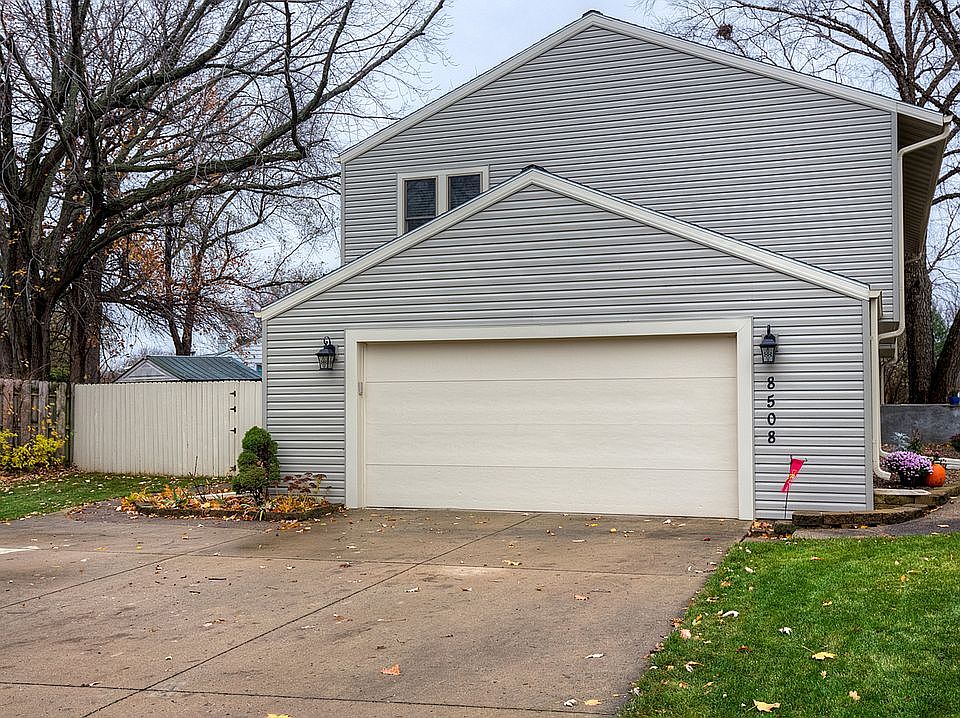 2nd image of 8508 Parkview Dr