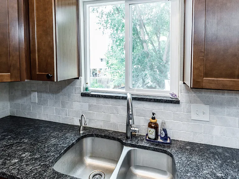 230 Hooper Ct — Photo 17
