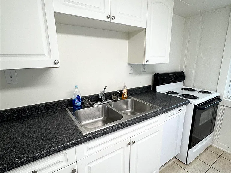 1318 Wilson Ave #A — Photo 8