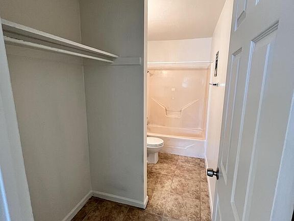 5th image of 219 S 2nd St #219