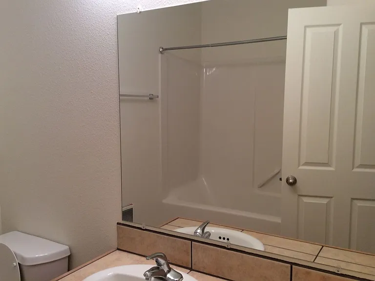 2210 Jakob Ave — Photo 7