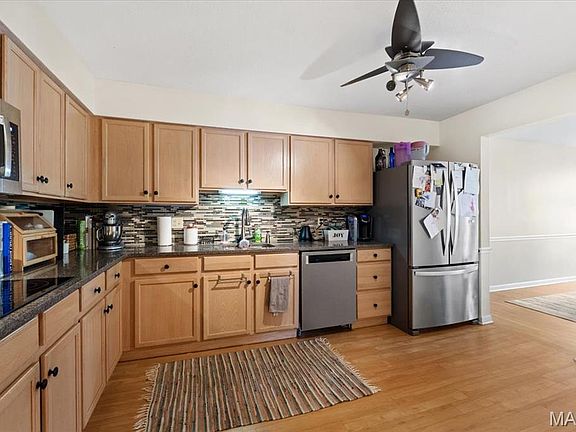 5th image of 585 Coeur De Royale Dr APT 106