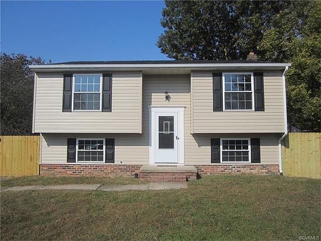 1st image of 7456 Bridle Ct