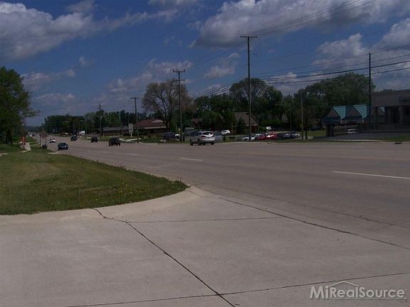 3rd image of 50258 Van Dyke Ave