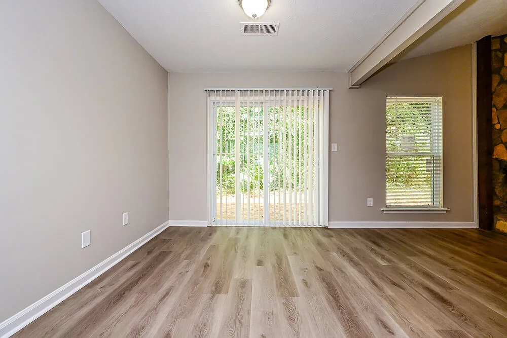 4 bed, 2.0 bath, 1676 sqft, $2,020 — Photo 4