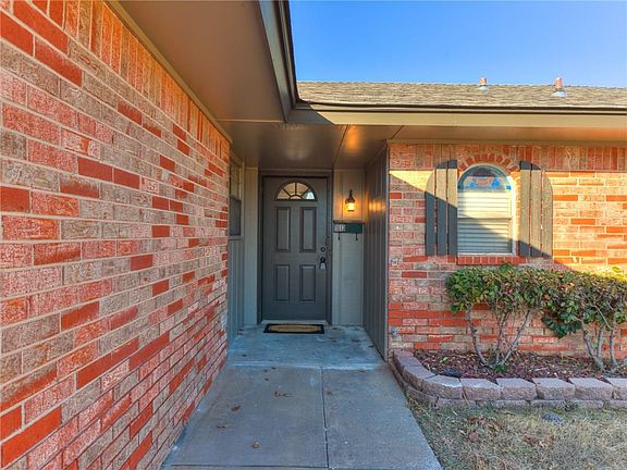 4th image of 1013 N Patterson Dr