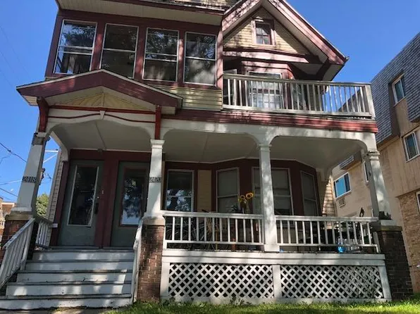 2418 E Webster Pl, Milwaukee, WI 53211