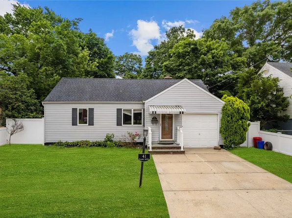 41 Frankel Avenue, Freeport, NY 11520