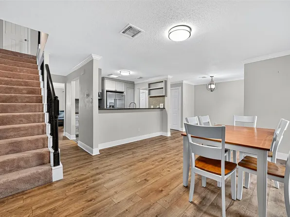 711 Worthshire St, Houston, TX 77008