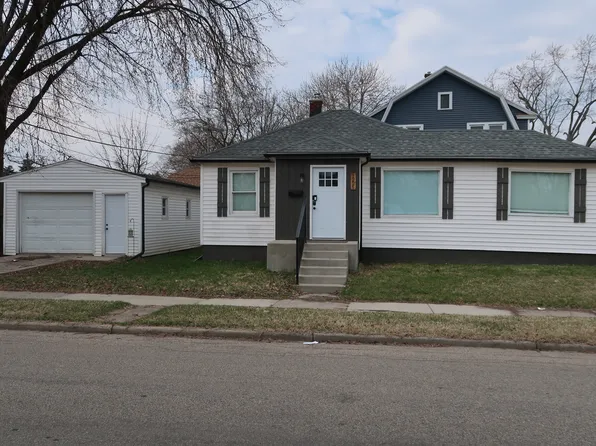 1221 Powers Ave NW, Grand Rapids, MI 49504