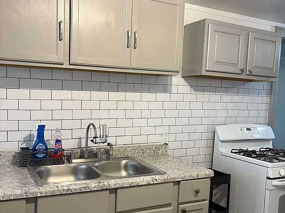 3rd image of 3215 N Palmer St