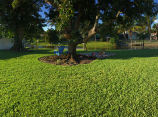 1511 Shore Dr, Lake Clarke Shores, FL 33406