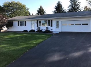 22 Luddington Ln, Rochester, NY 14612