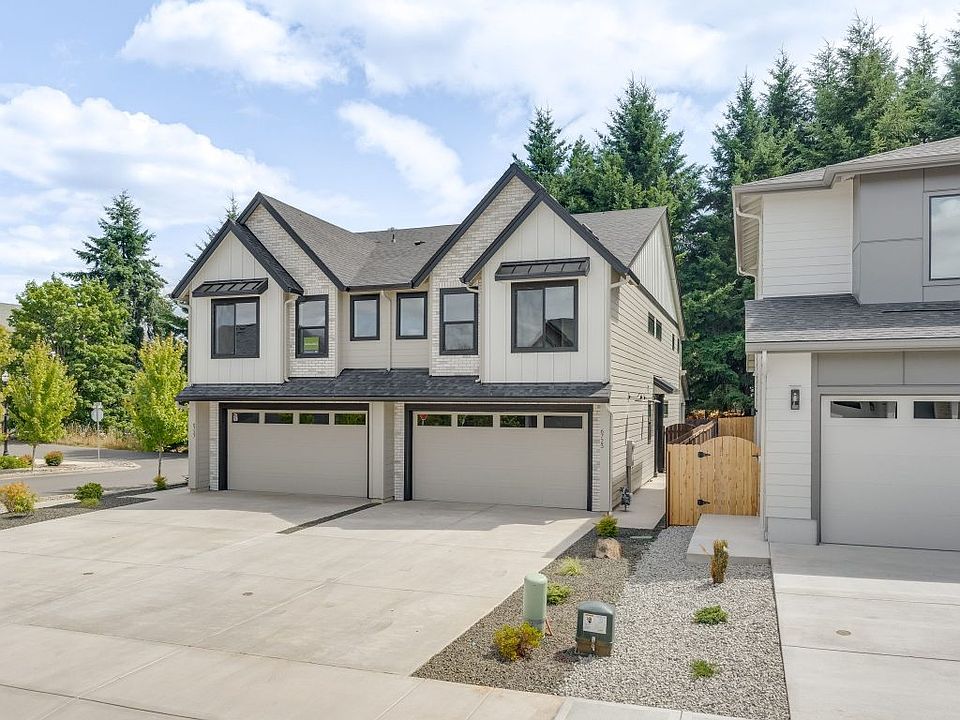 The Courtyards at Hidden Crest Community by Aho Construction