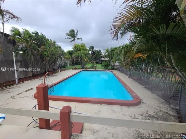 2917 Plunkett St APT 28C, Hollywood, FL 33020