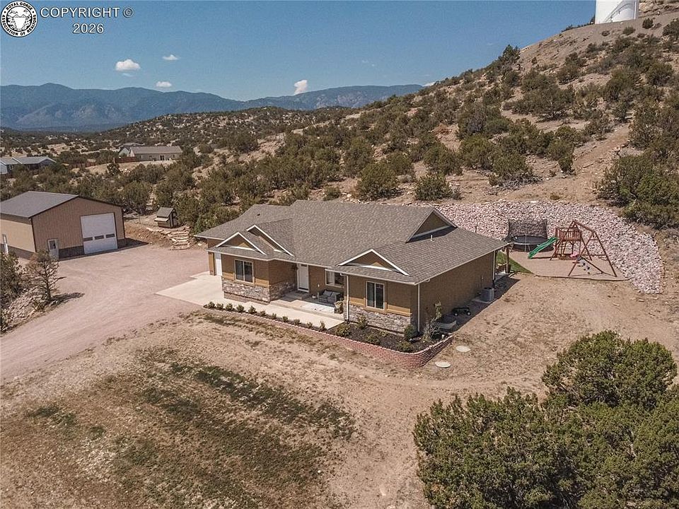 1st image of 585 Twin Pines Ave