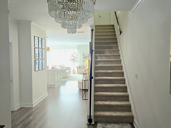 3rd image of 211 Jackson Pl NW
