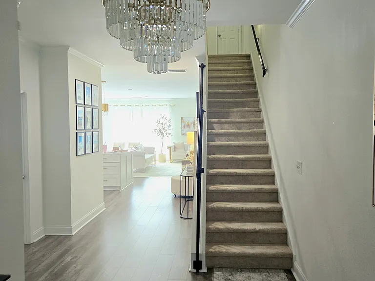 211 Jackson Pl NW — Photo 3
