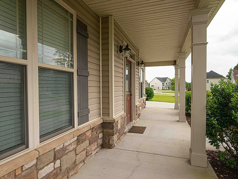 123 Saw Grass Dr — Photo 4