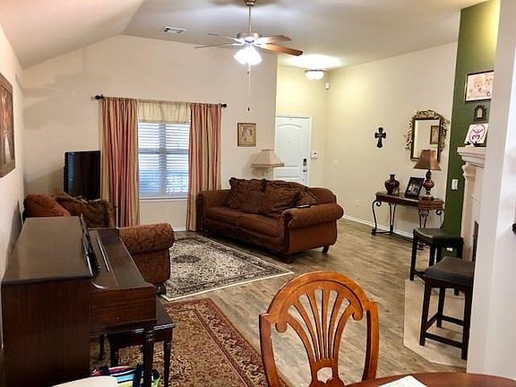5th image of 1008 Cimarron Creek Dr