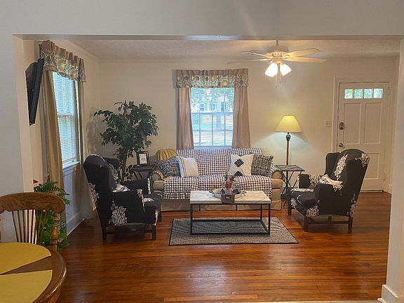 5th image of 103 N Laurel St Unit A