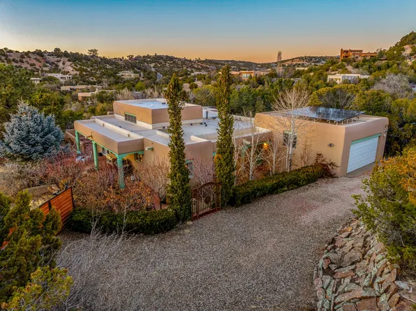 1255 Vallecita Dr, Santa Fe, NM 87501