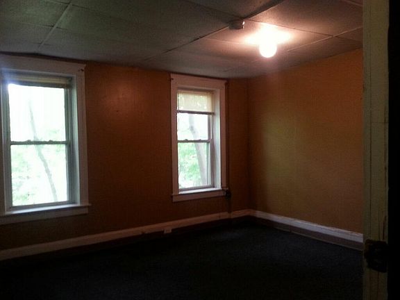 5th image of 90 Linden Ave APT 1