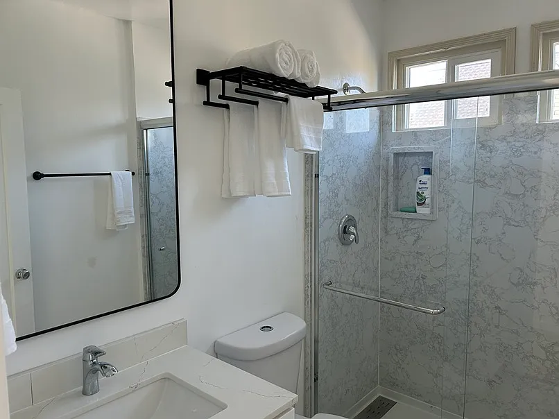 10 bed, 4.5 bath, $1,200 — Photo 4