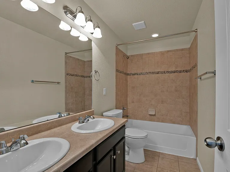 8265 Hardwood Cir — Photo 31