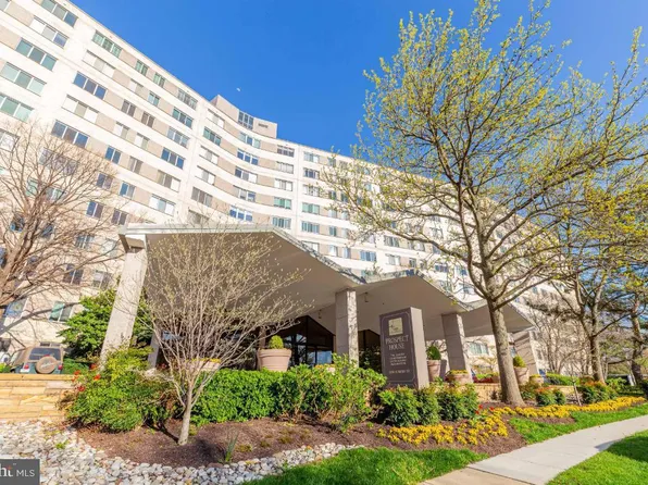 1200 N Nash St APT 566, Arlington, VA 22209