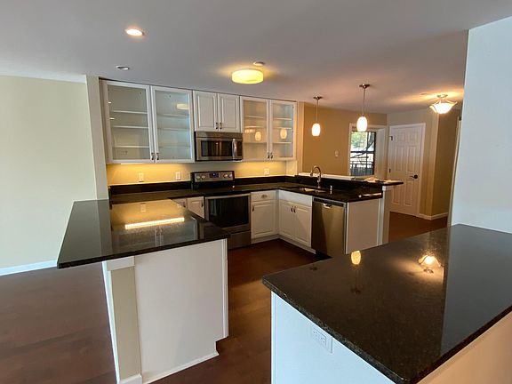 5th image of 428 Harborview Dr SE Unit 111